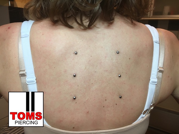 Microdermalpiercing24.jpg